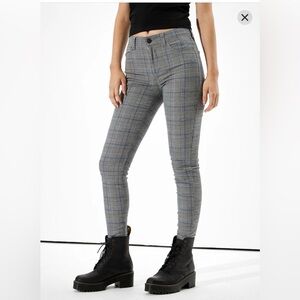 American Eagle Gray Plaid Skinny Jeans Size 4 Stretch Jegging Fit
